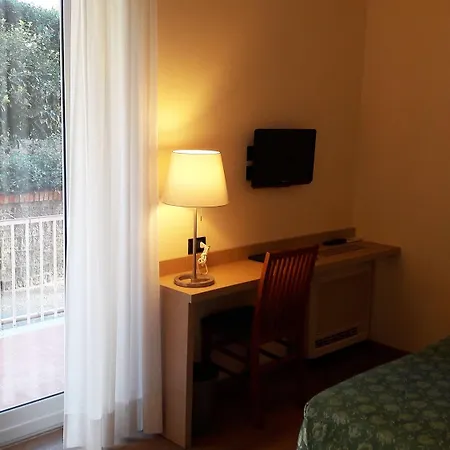 Esperia Otel Cenova