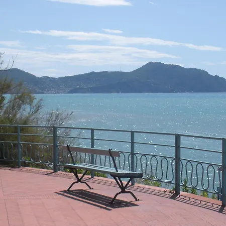 Otel Esperia 3*