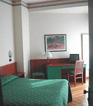 Esperia Otel Cenova